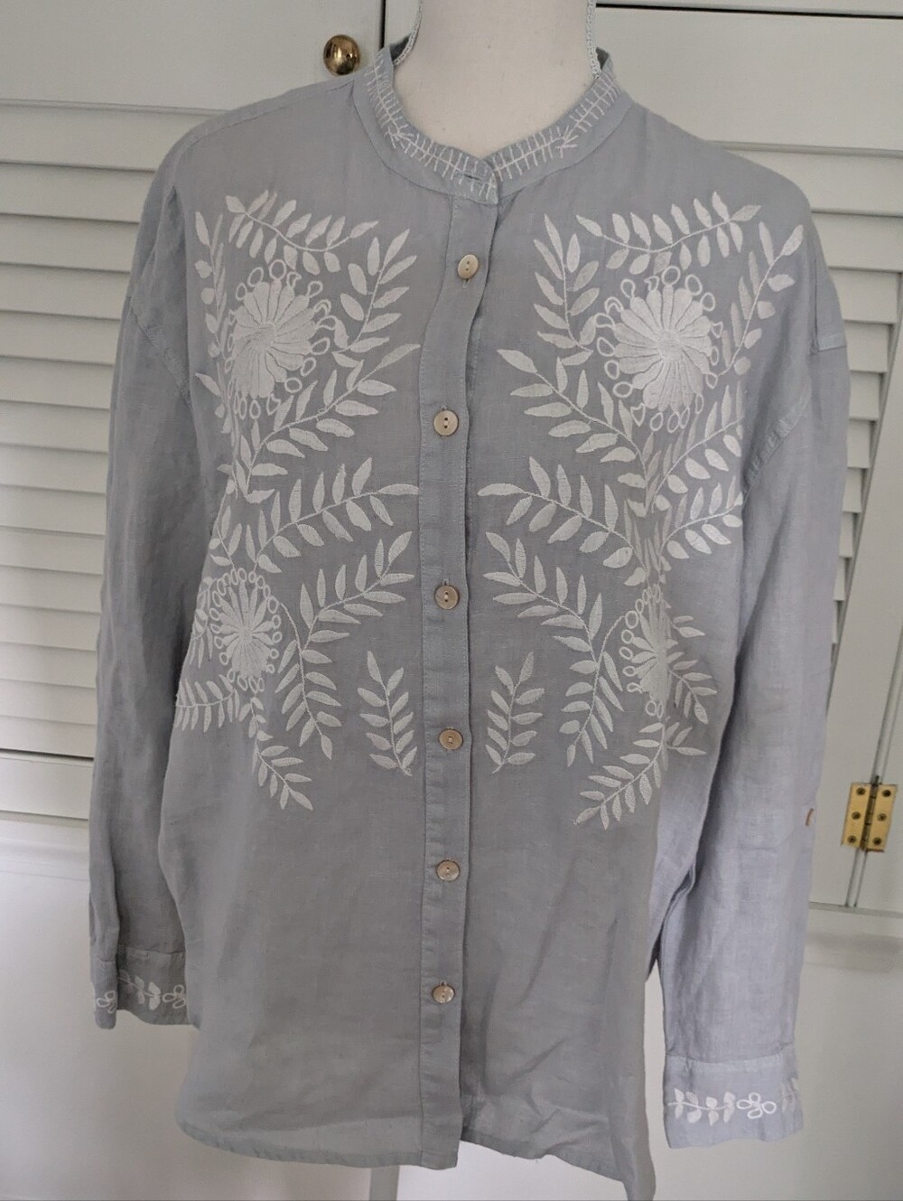NWT Wrap London grey embroidered botanical floral button-front tunic blouse